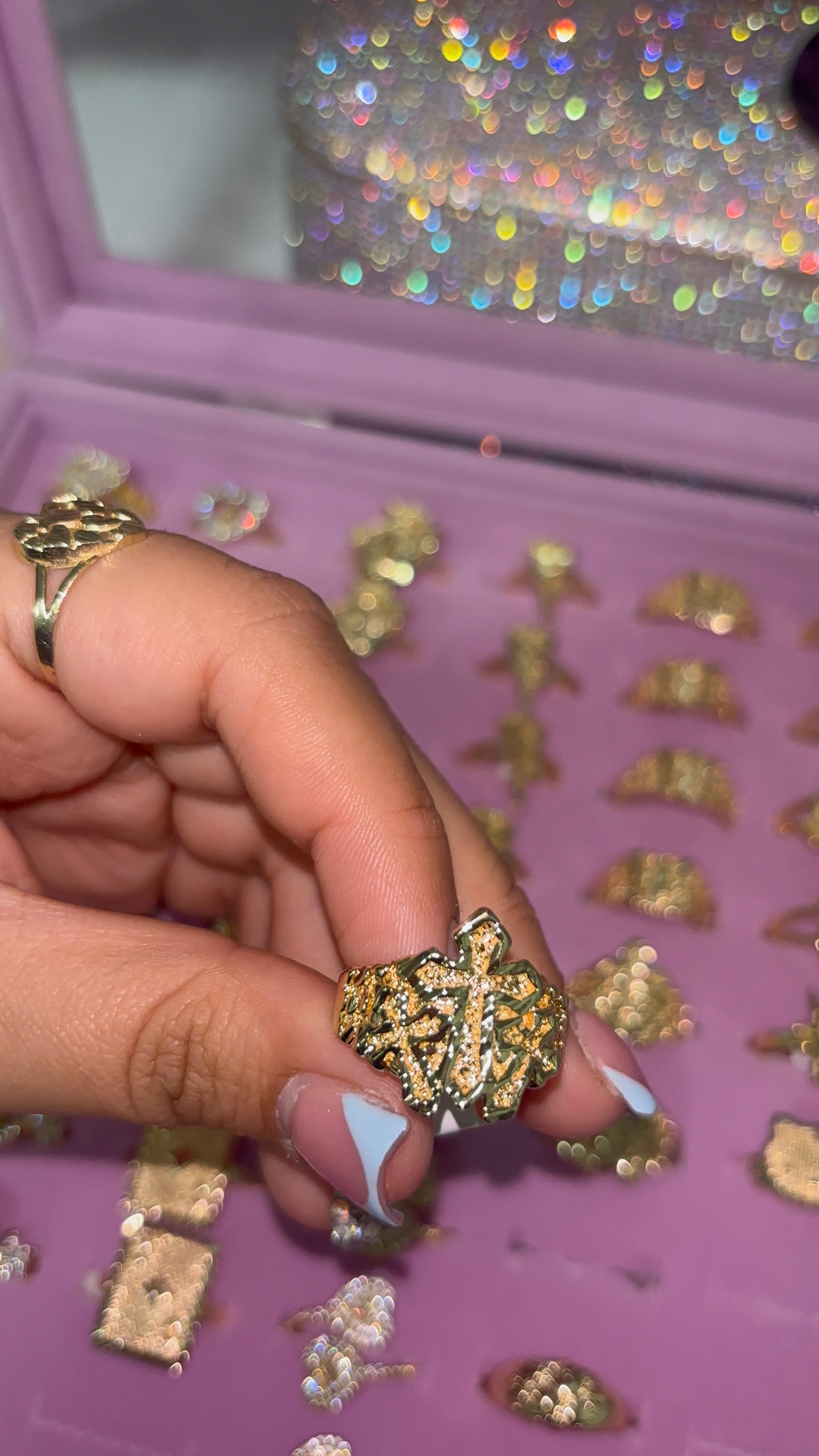 Nugget 3 cross ring