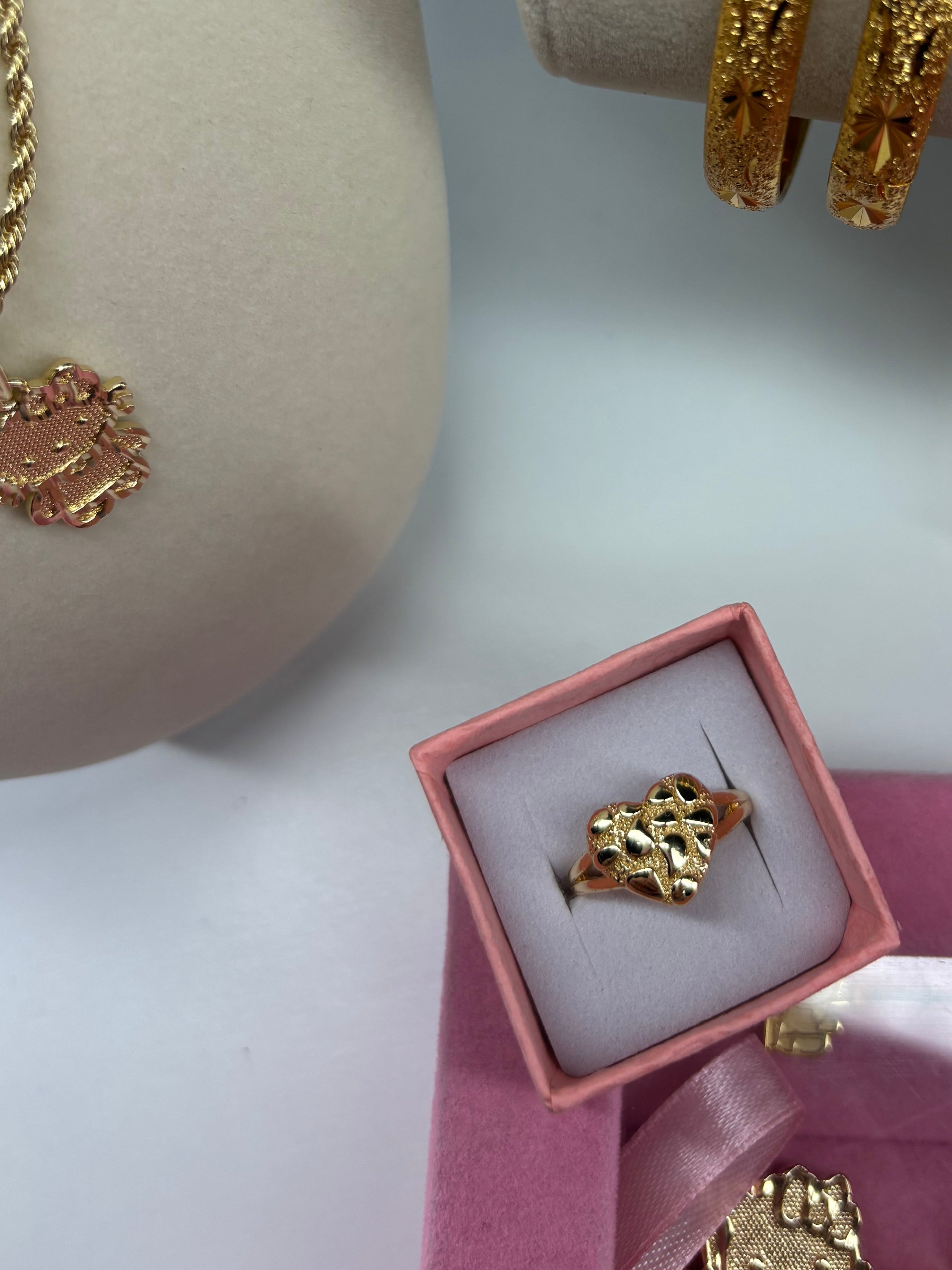 Heart nugget ring