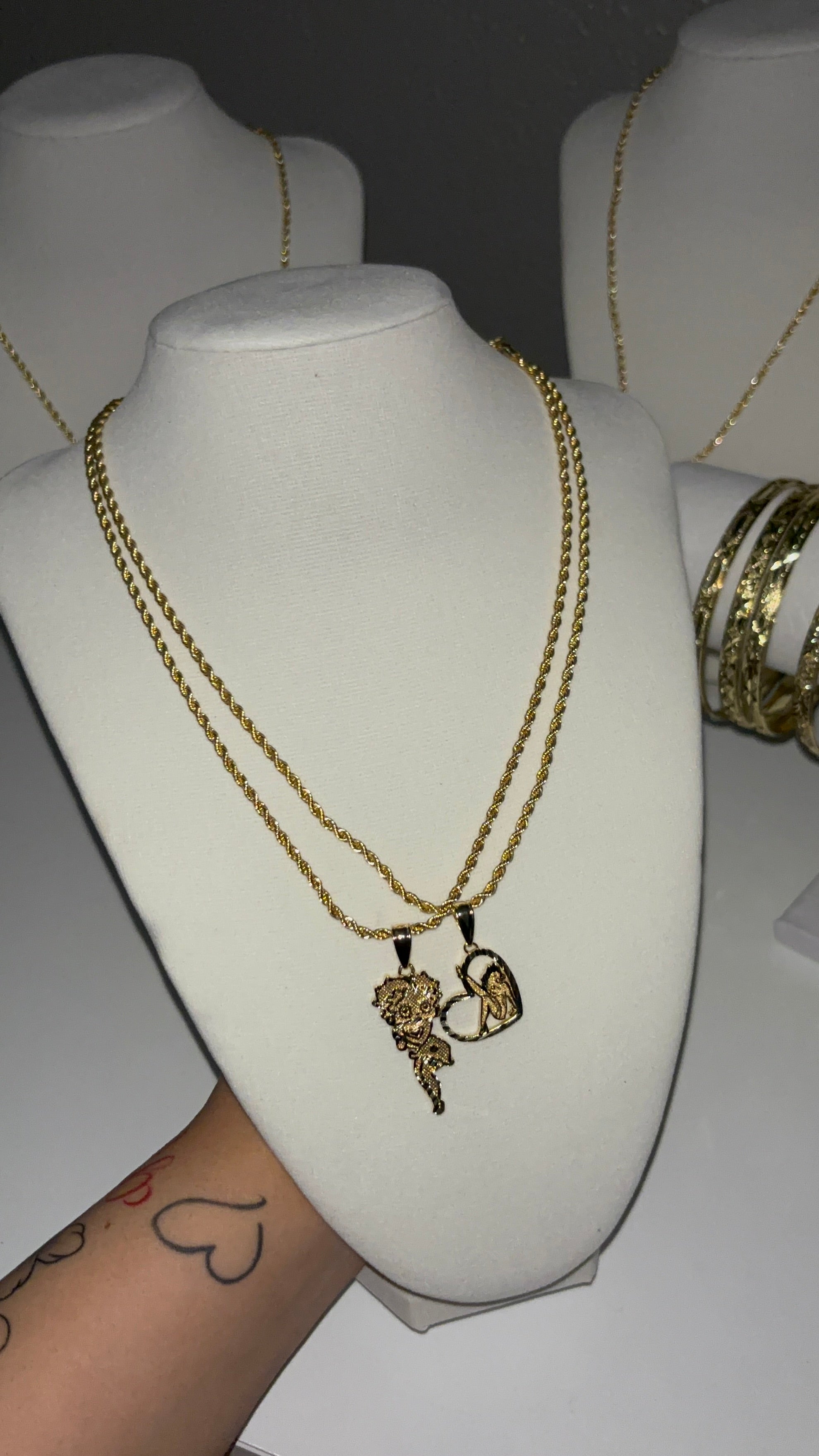 Hrt Betty boop necklace